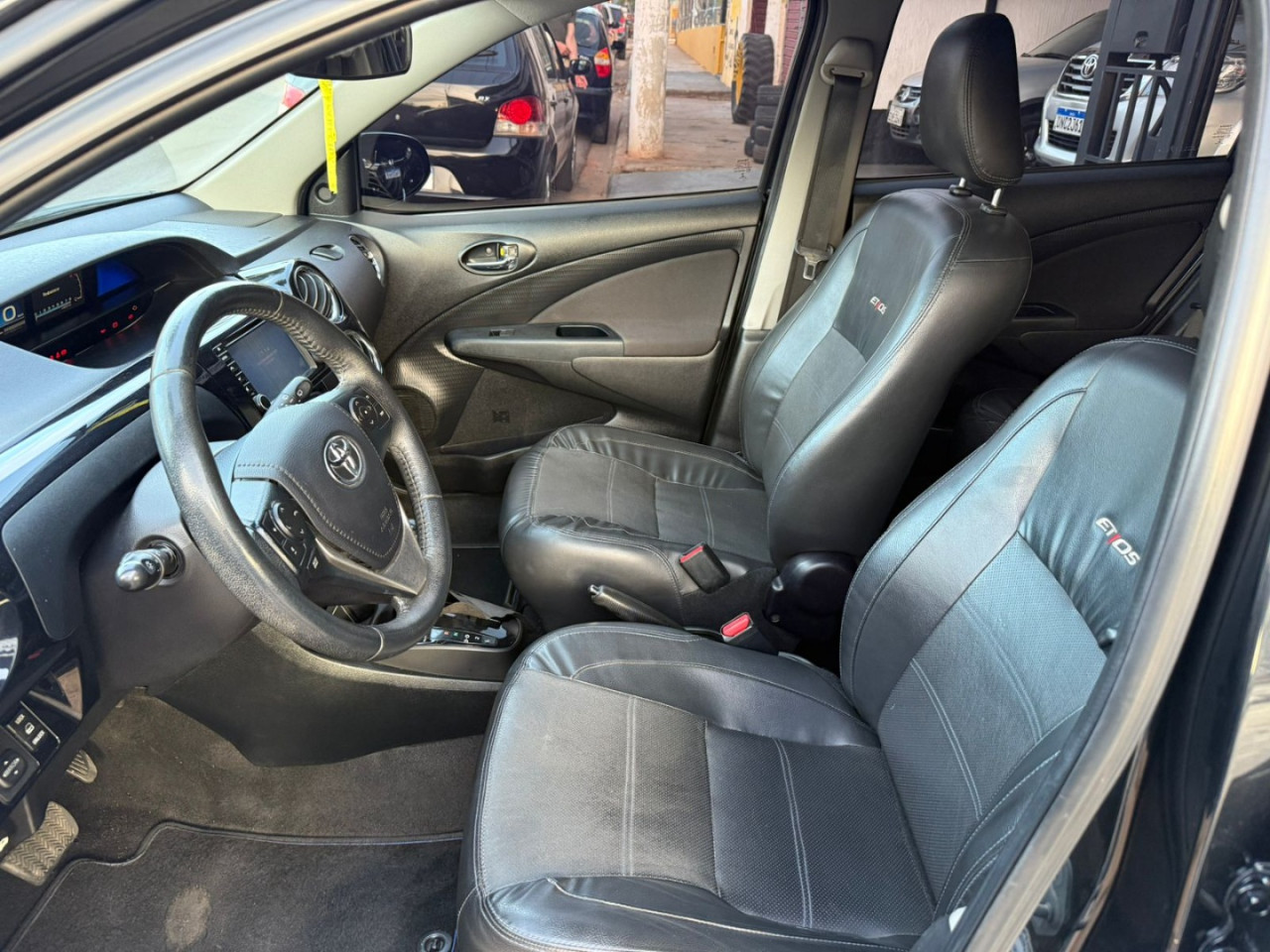Etios Hatch 1.5 16V 4P FLEX PLATINUM