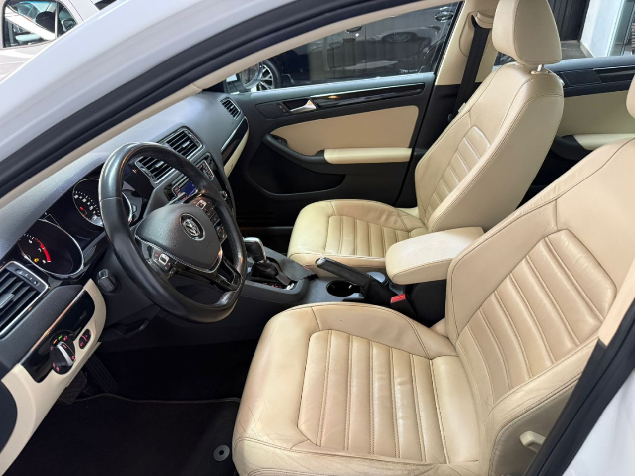 VOLKSWAGEN Jetta 2.0 4P TSI HIGHLINE 211 CV AUTOMÁTICO