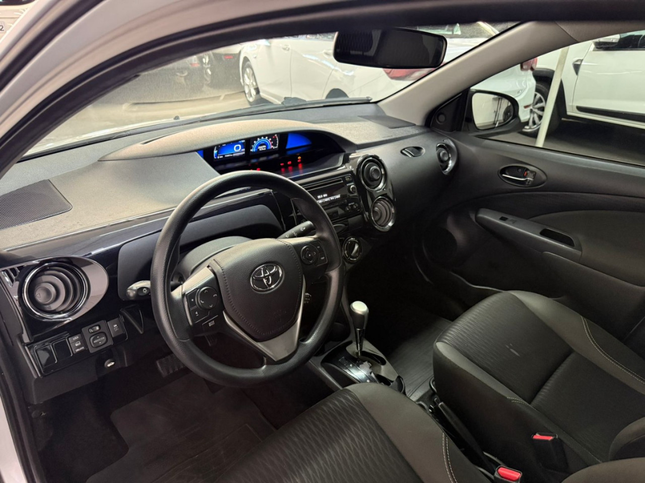Etios Sedan 1.5 16V 4P FLEX X PLUS AUTOMÁTICO