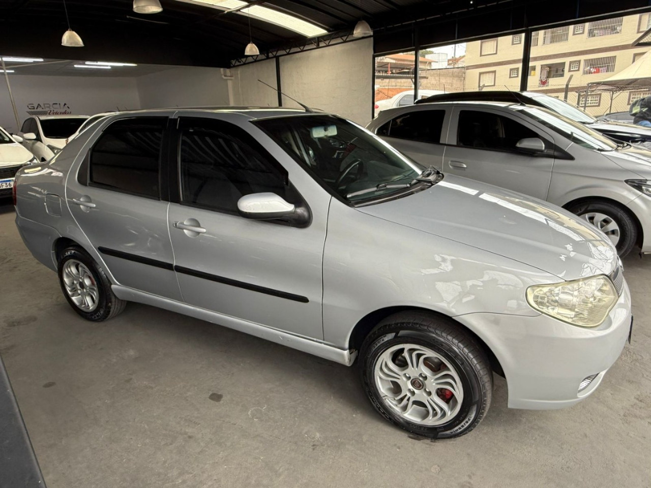 Siena 1.8 4P HLX FLEX