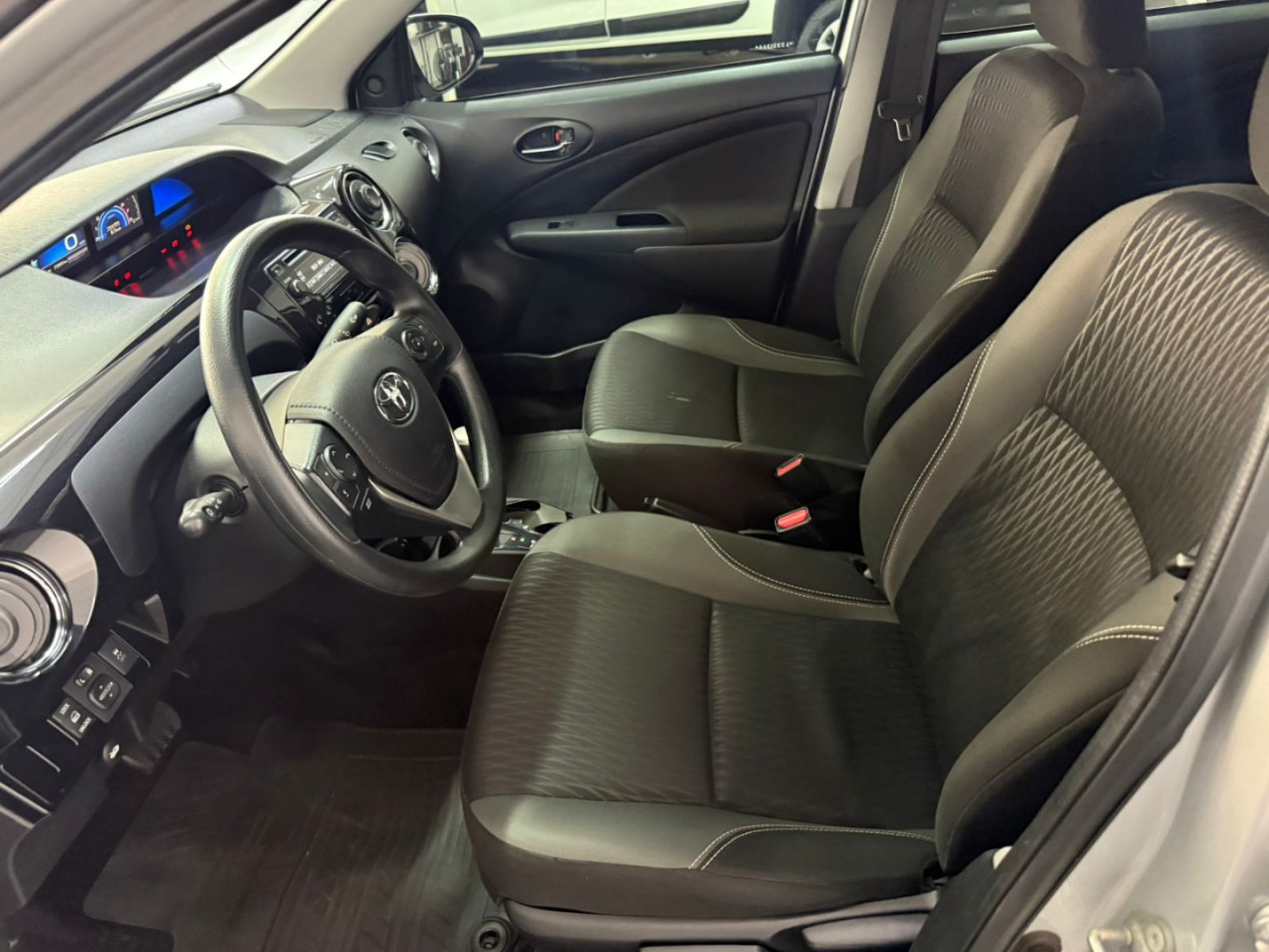 Etios Sedan 1.5 16V 4P FLEX X PLUS AUTOMÁTICO