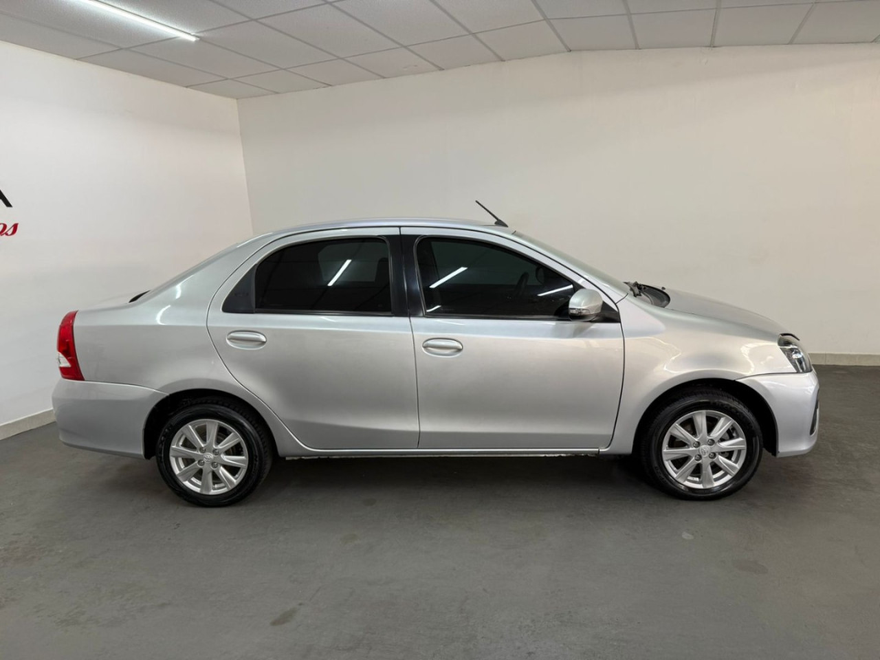 Etios Sedan 1.5 16V 4P FLEX X PLUS AUTOMÁTICO