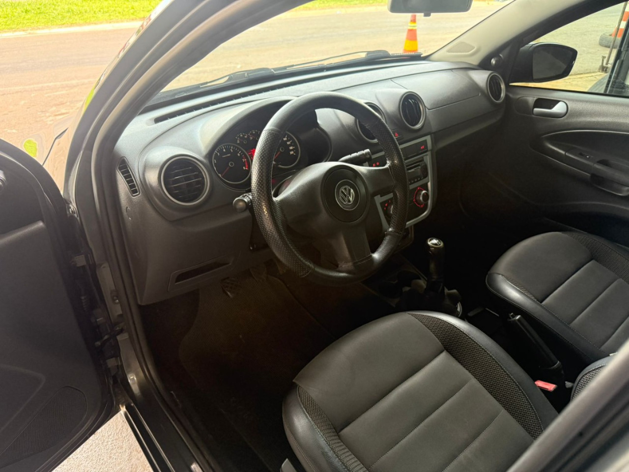 VOLKSWAGEN Gol 1.0 4P G5 25 ANOS FLEX