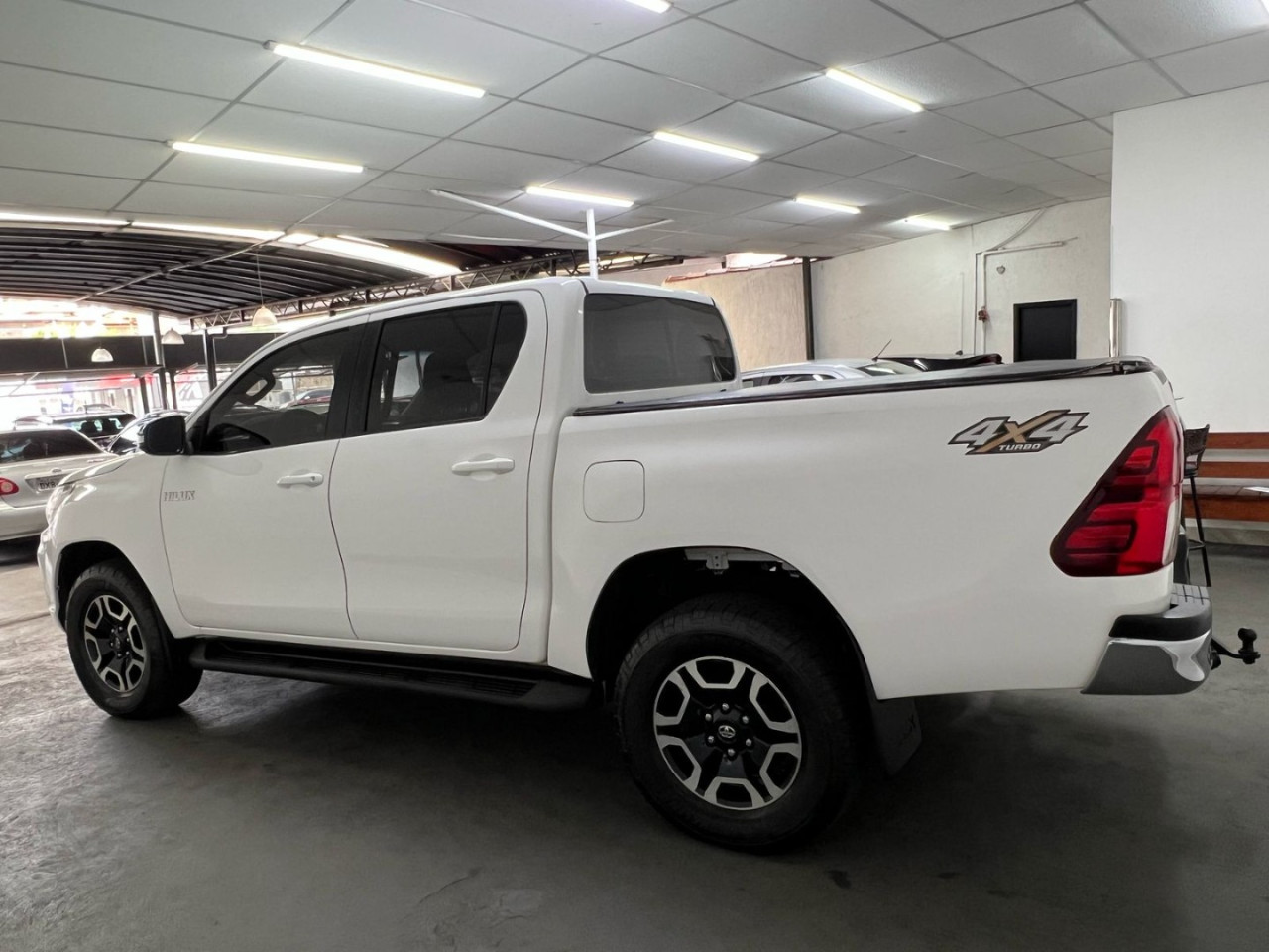 Hilux Caminhonete 2.8 16V SRV 4X4 DIESEL CABINE DUPLA AUTOMÁTICO