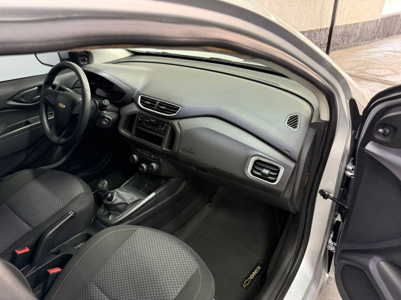 CHEVROLET Onix Hatch 1.0 4P FLEX LT