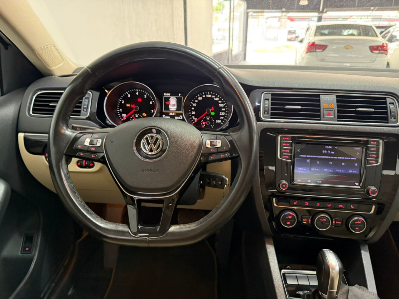 VOLKSWAGEN Jetta 2.0 4P TSI HIGHLINE 211 CV AUTOMÁTICO