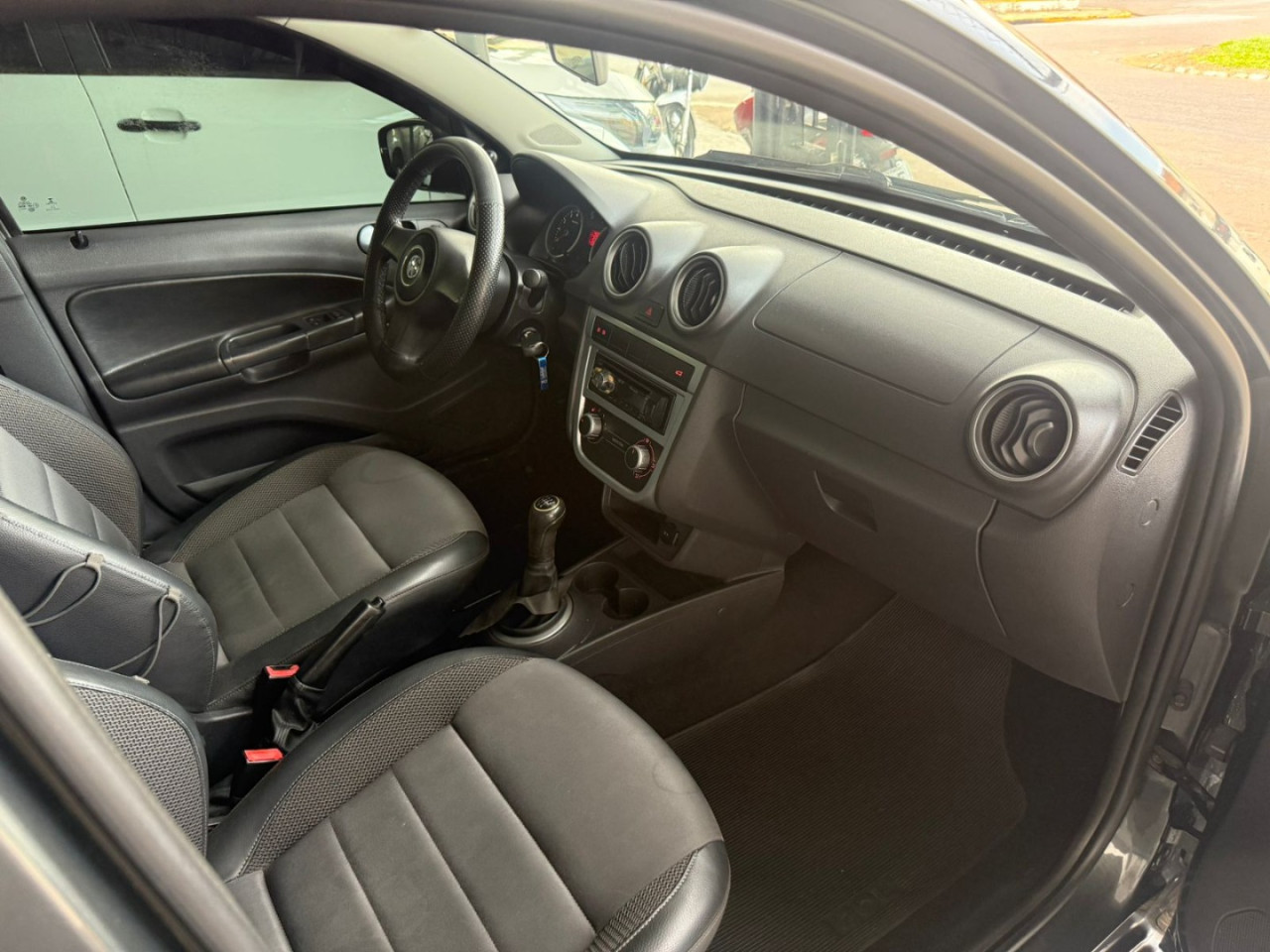 VOLKSWAGEN Gol 1.0 4P G5 25 ANOS FLEX