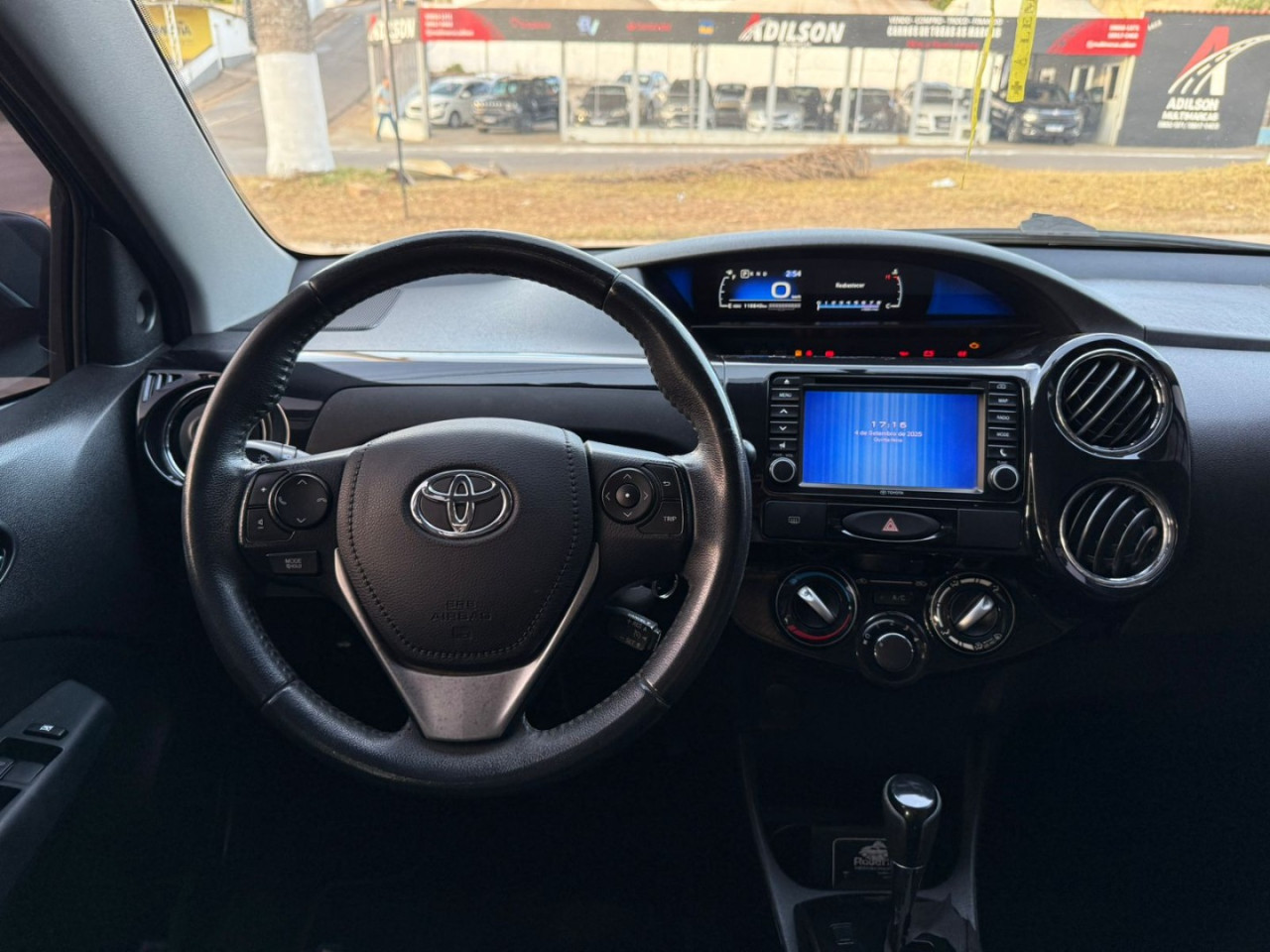 Etios Hatch 1.5 16V 4P FLEX PLATINUM