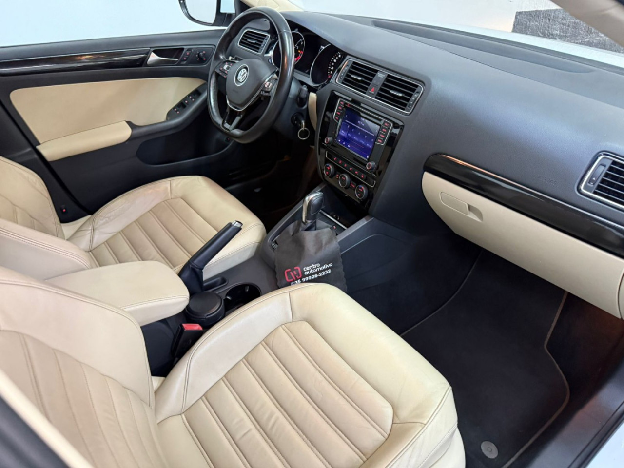 VOLKSWAGEN Jetta 2.0 4P TSI HIGHLINE 211 CV AUTOMÁTICO