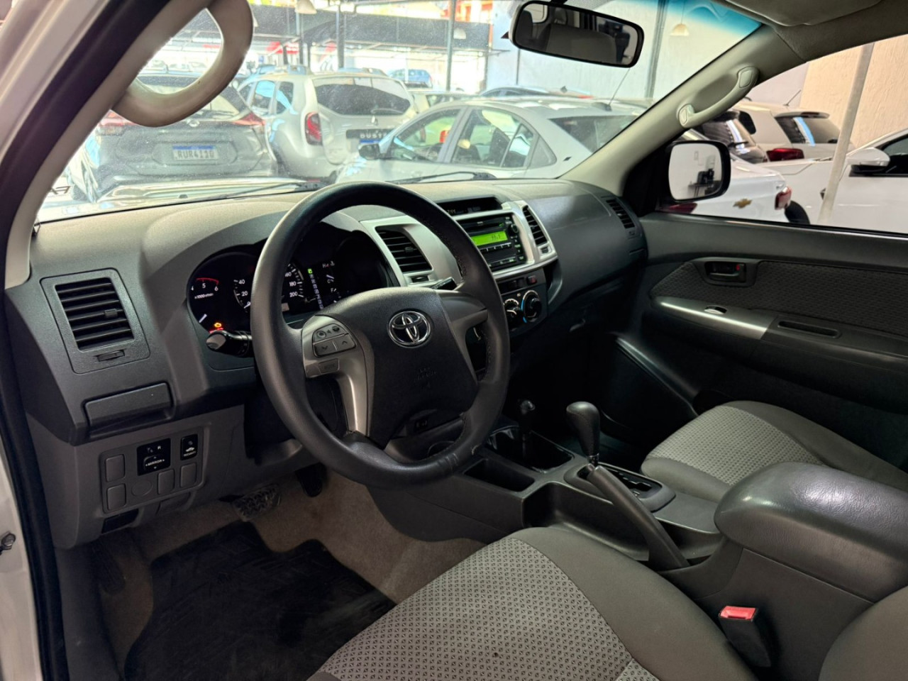 TOYOTA Hilux Caminhonete 3.0 4P SR 4X4 TURBO DIESEL CABINE DUPLA AUTOMÁTICO