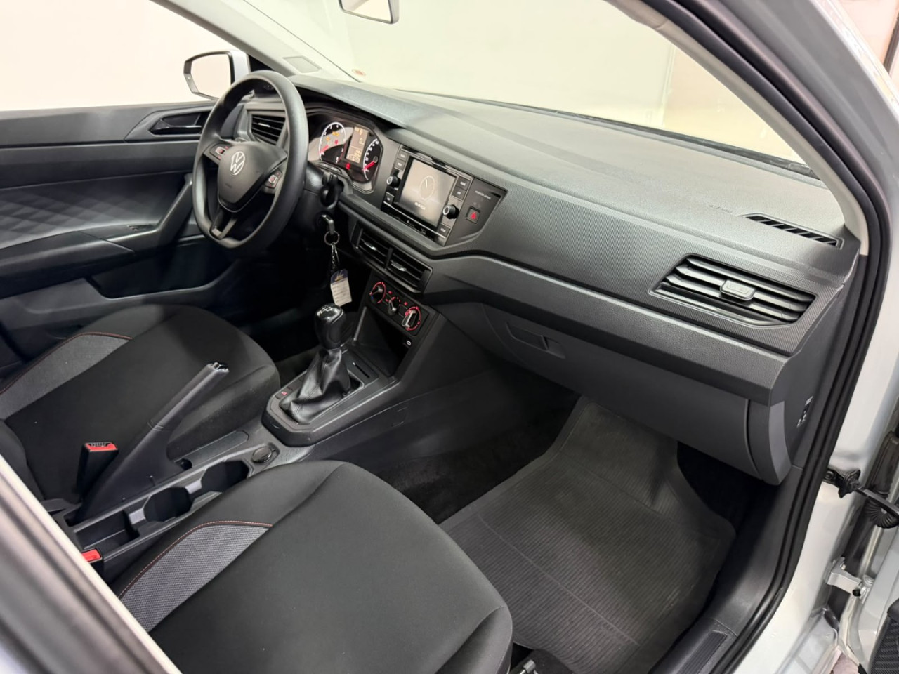 VOLKSWAGEN Polo Hatch 1.0 4P MPI FLEX