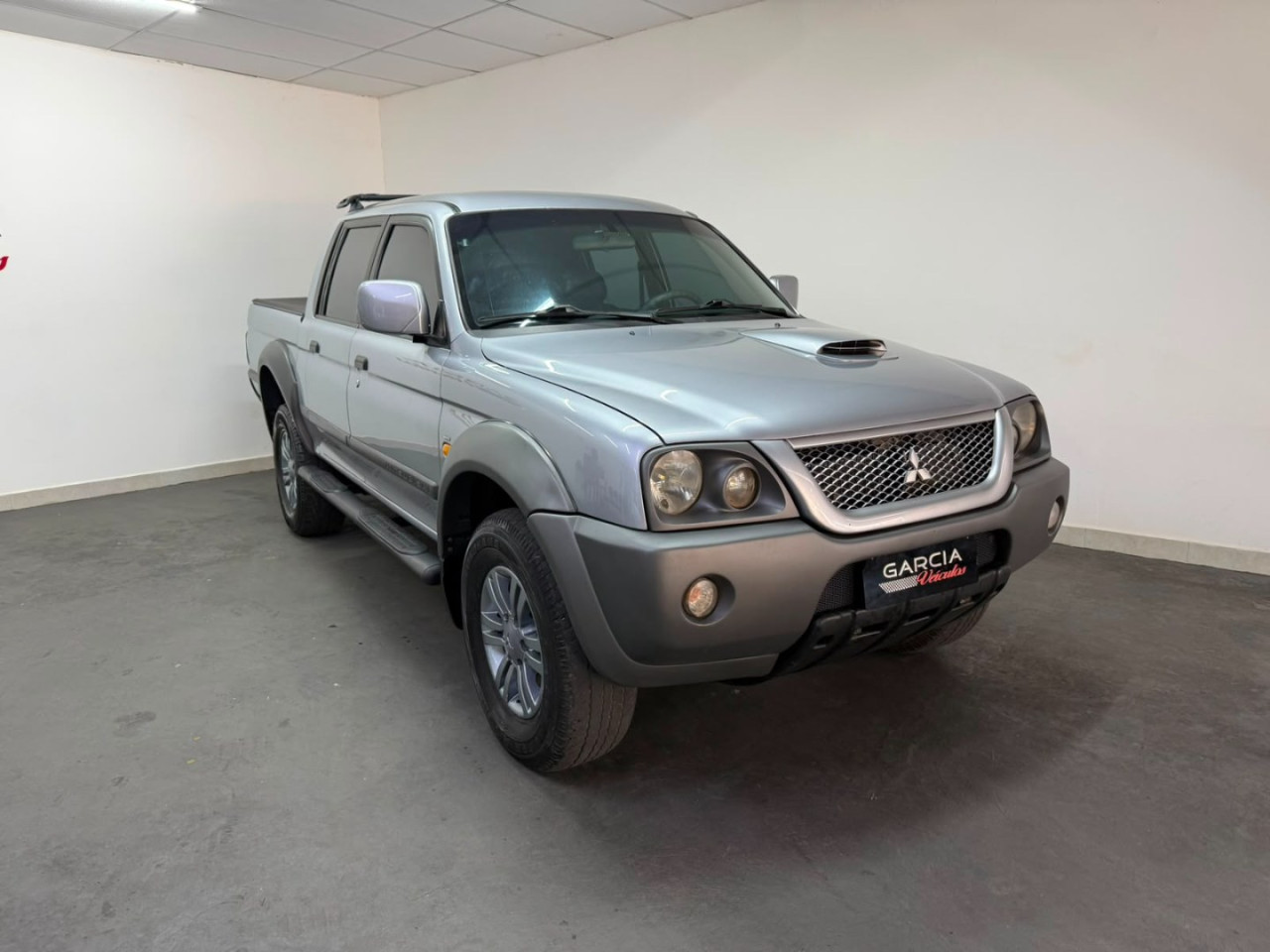 L 200 Outdoor 2.5 HPE 4X4 CABINE DUPLA TURBO DIESEL INTERCOOLER AUTOMÁTICO