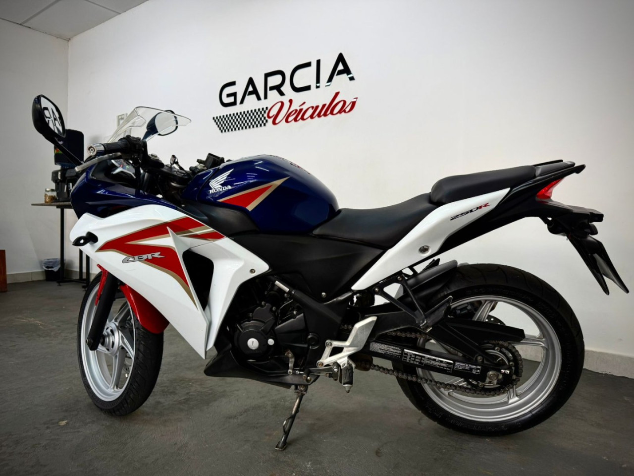 HONDA CBR 250 R
