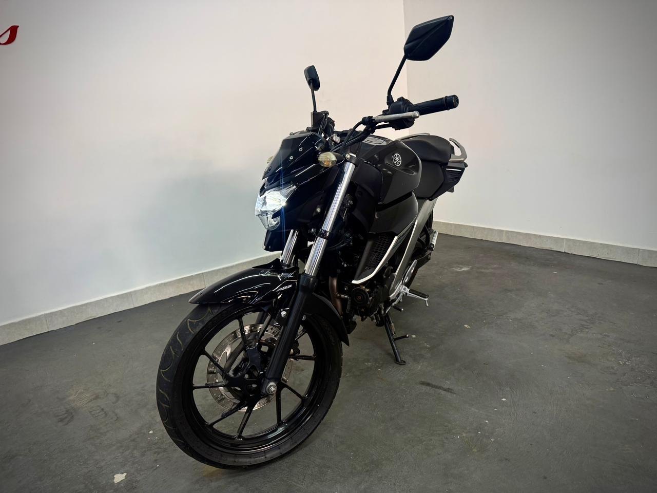 YAMAHA Fazer 250 LIMITED EDITION