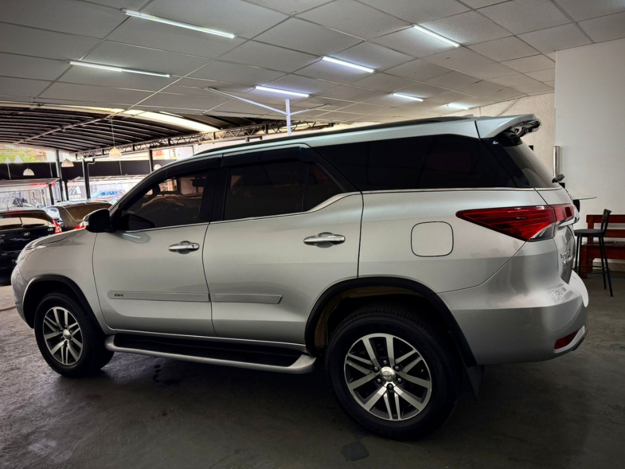 TOYOTA Hilux SW4 2.8 4P SRX 4X4 7 LUGARES TURBO DIESEL AUTOMÁTICO