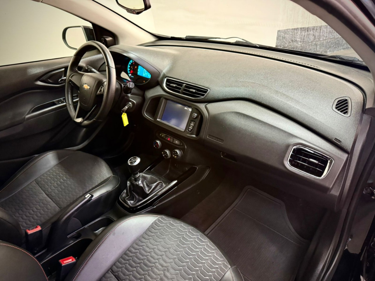 CHEVROLET Onix Hatch 1.4 4P FLEX LTZ