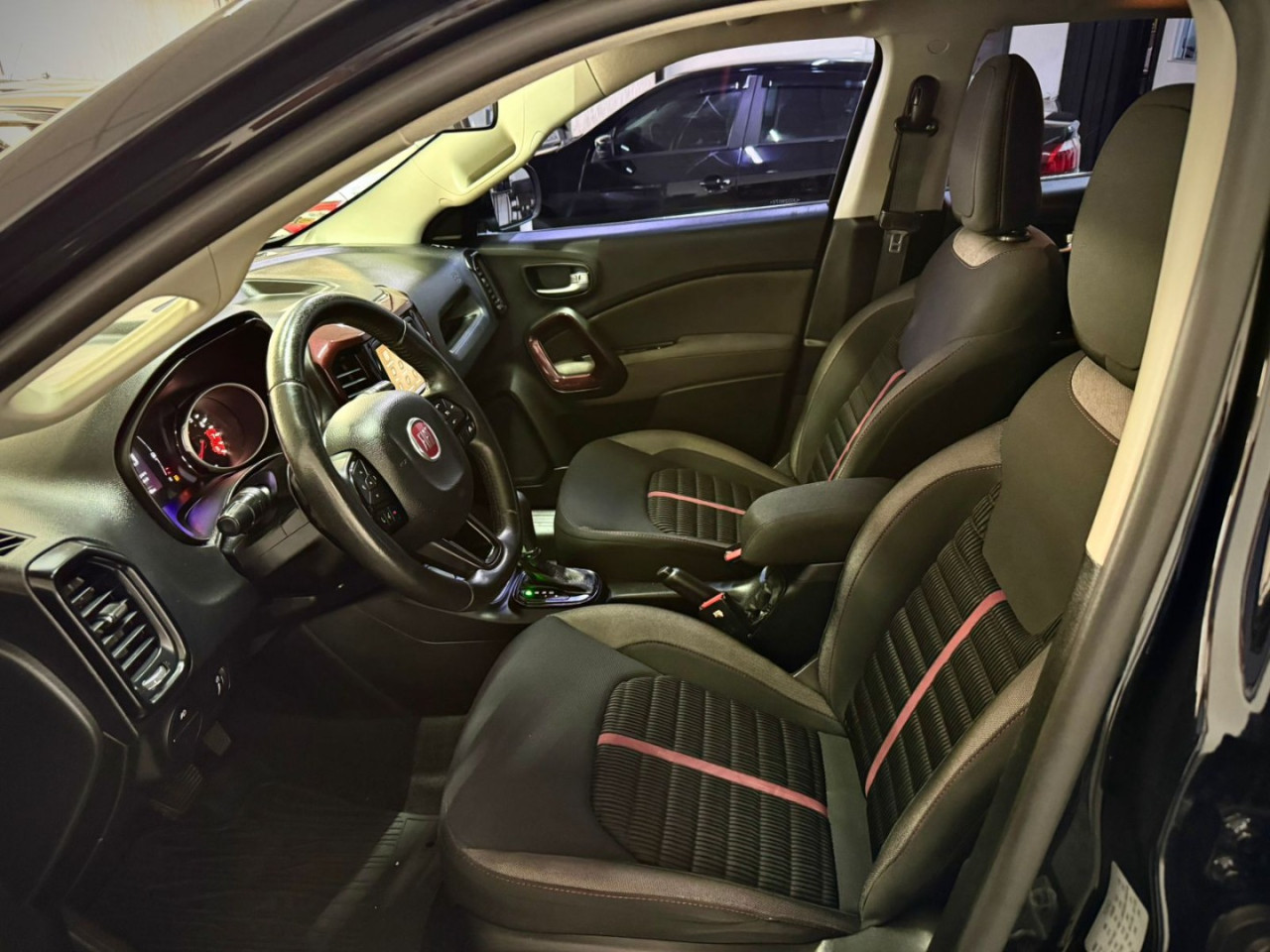 FIAT Toro 1.8 16V 4P FLEX FREEDOM AUTOMÁTICO