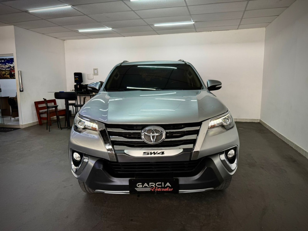 TOYOTA Hilux SW4 2.8 4P SRX 4X4 7 LUGARES TURBO DIESEL AUTOMÁTICO