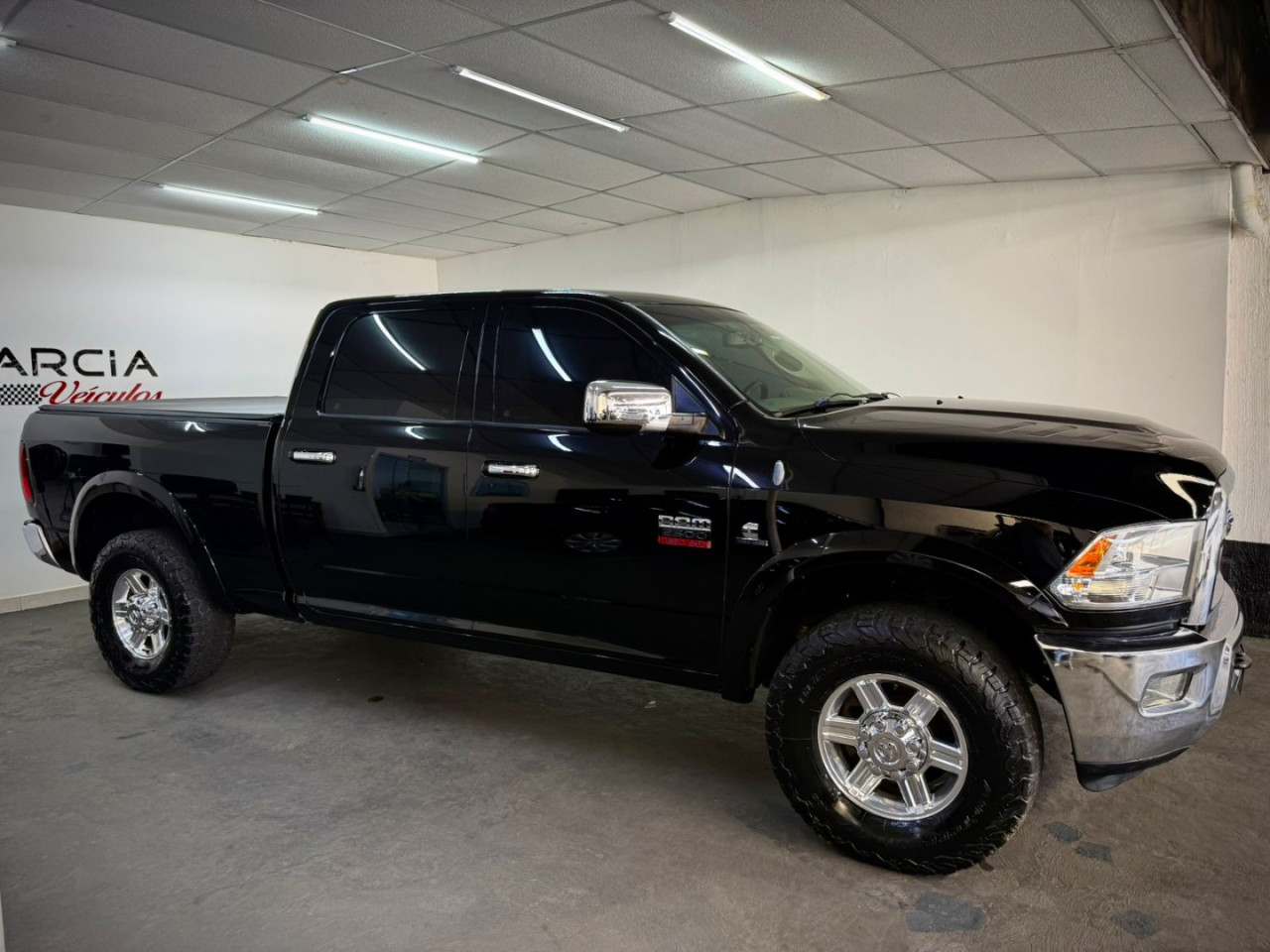 RAM 2500 6.7 I6 24V SLT CABINE DUPLA TURBO DIESEL LARAMIE 4X4 AUTOMÁTICO