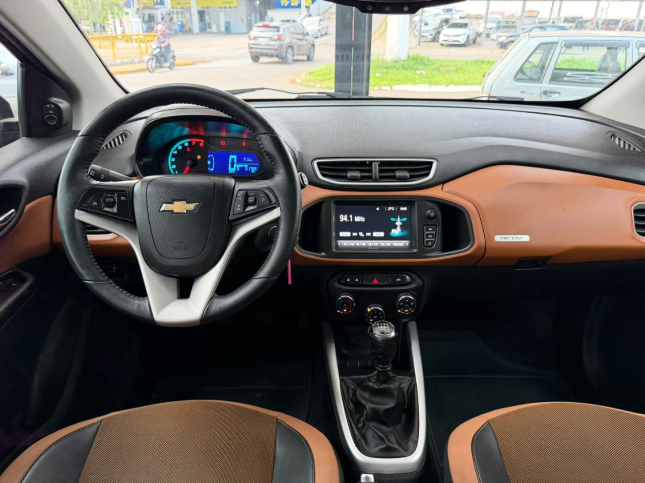 CHEVROLET Onix Hatch 1.4 4P FLEX ACTIVE