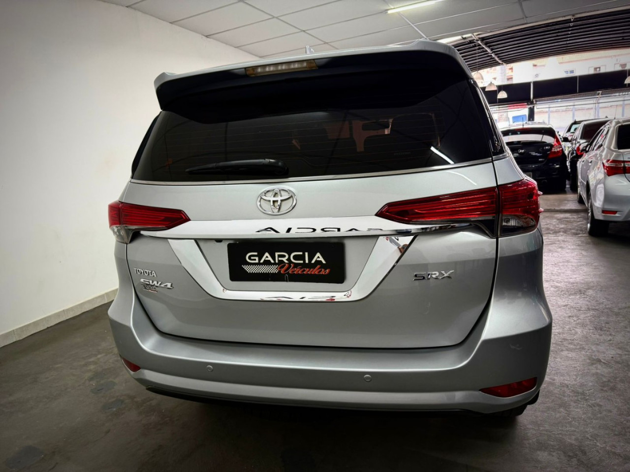 TOYOTA Hilux SW4 2.8 4P SRX 4X4 7 LUGARES TURBO DIESEL AUTOMÁTICO