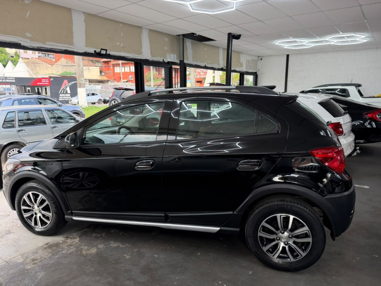 CHEVROLET Onix Hatch 1.4 4P FLEX ACTIVE