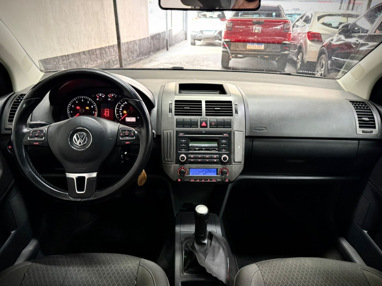 VOLKSWAGEN Polo Sedan 2.0 4P COMFORTLINE