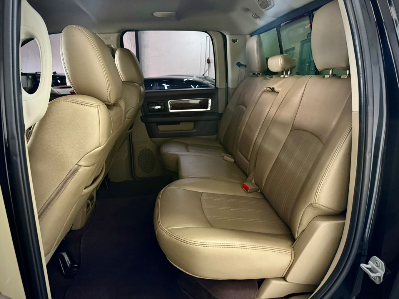 RAM 2500 6.7 I6 24V SLT CABINE DUPLA TURBO DIESEL LARAMIE 4X4 AUTOMÁTICO