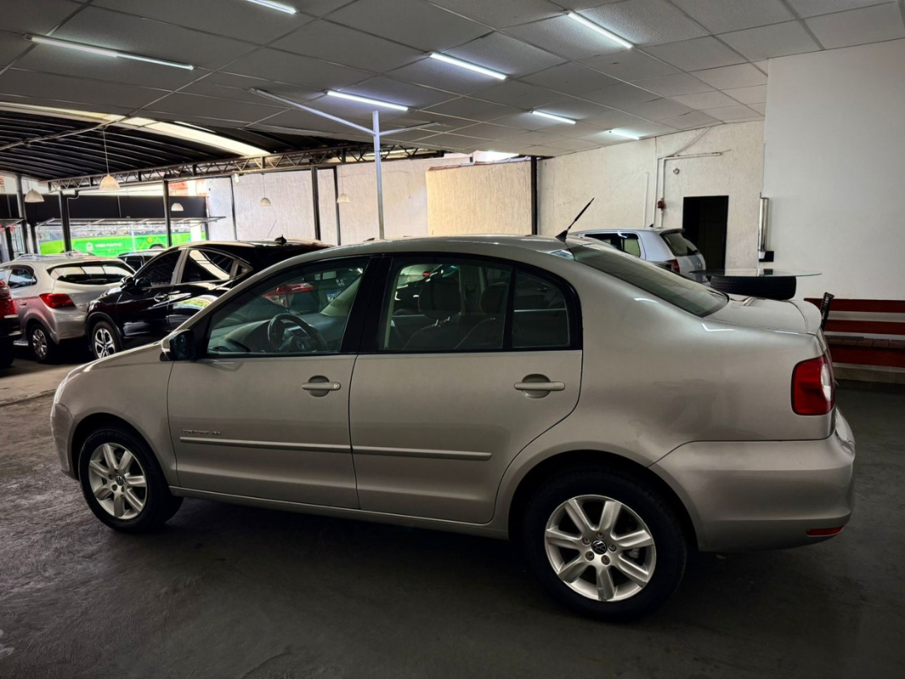 VOLKSWAGEN Polo Sedan 2.0 4P COMFORTLINE