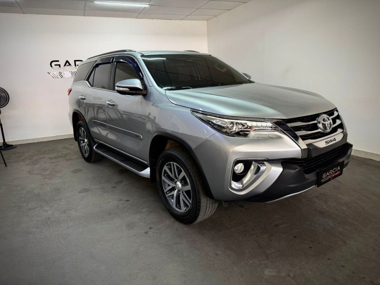 Hilux SW4 2.8 4P SRX 4X4 7 LUGARES TURBO DIESEL AUTOMÁTICO