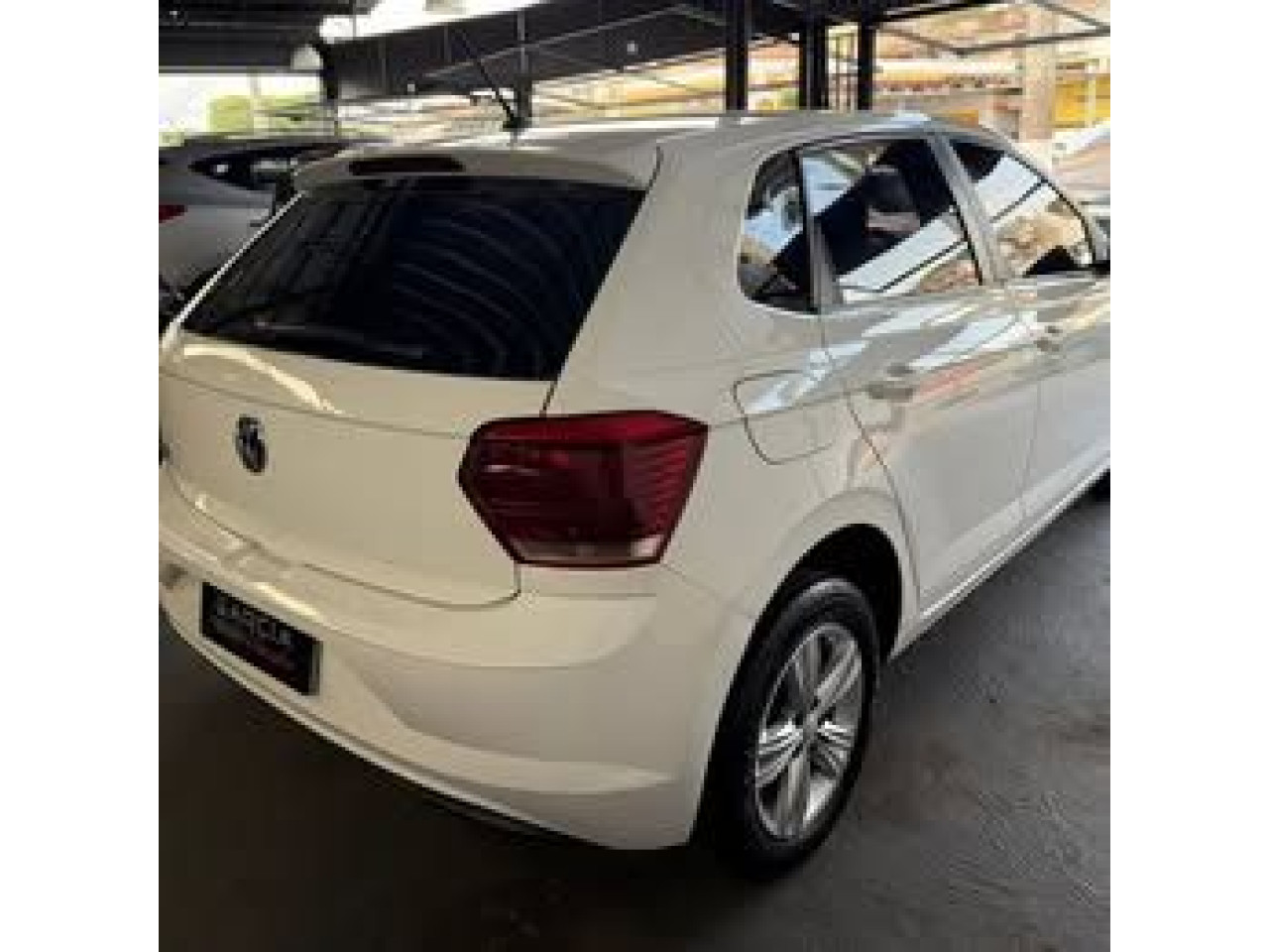 VOLKSWAGEN Polo Hatch 1.0 4P MPI FLEX
