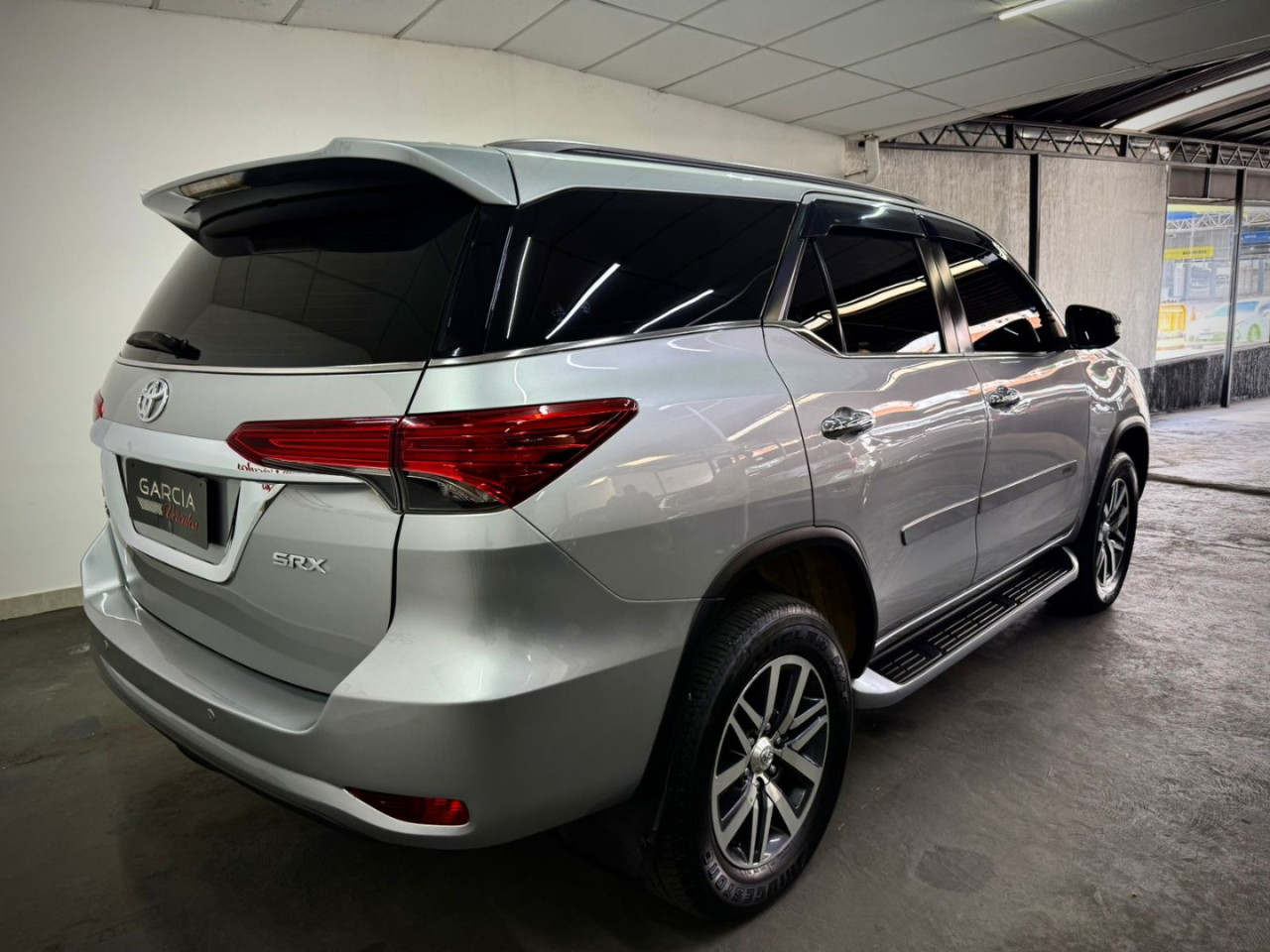 TOYOTA Hilux SW4 2.8 4P SRX 4X4 7 LUGARES TURBO DIESEL AUTOMÁTICO