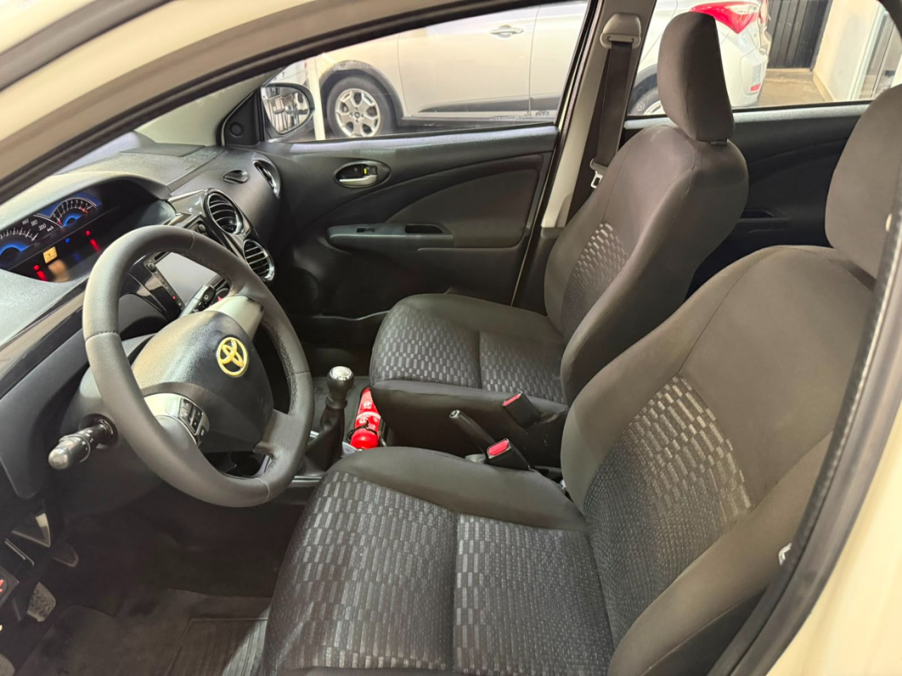 TOYOTA Etios Hatch 1.5 16V 4P FLEX XLS