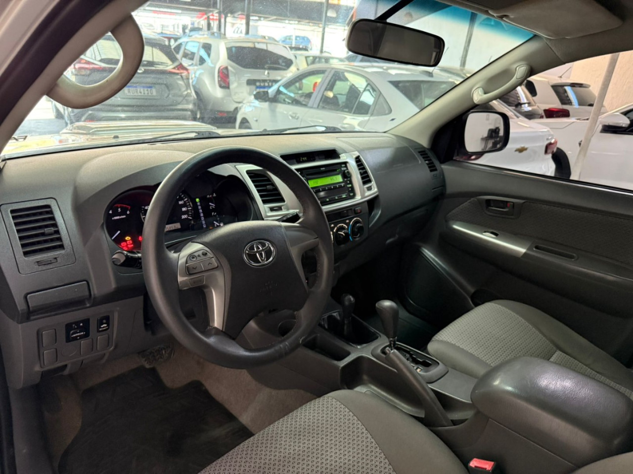 TOYOTA Hilux Caminhonete 3.0 4P SR 4X4 TURBO DIESEL CABINE DUPLA AUTOMÁTICO