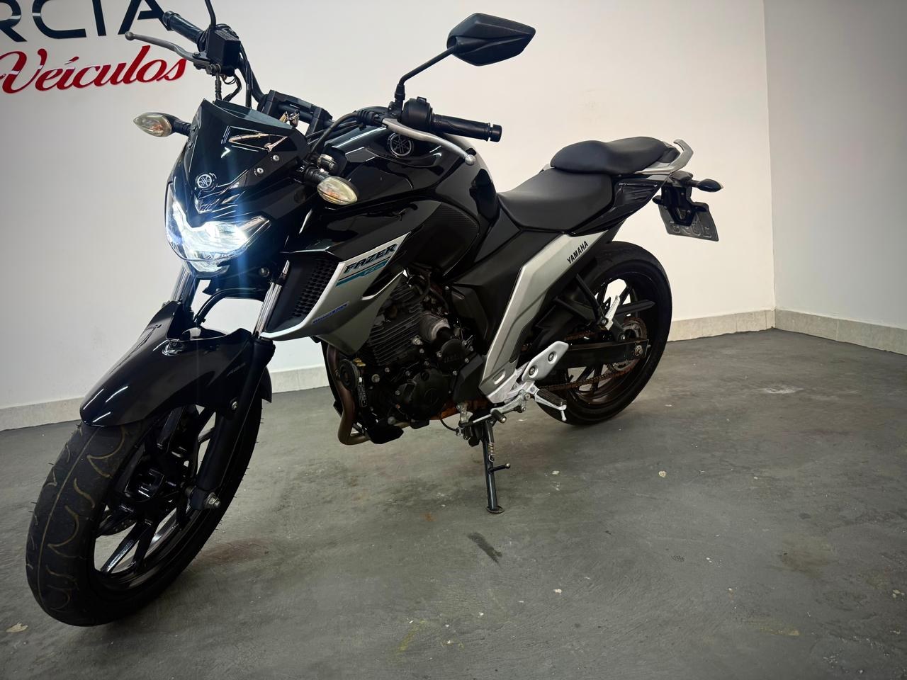 YAMAHA Fazer 250 LIMITED EDITION