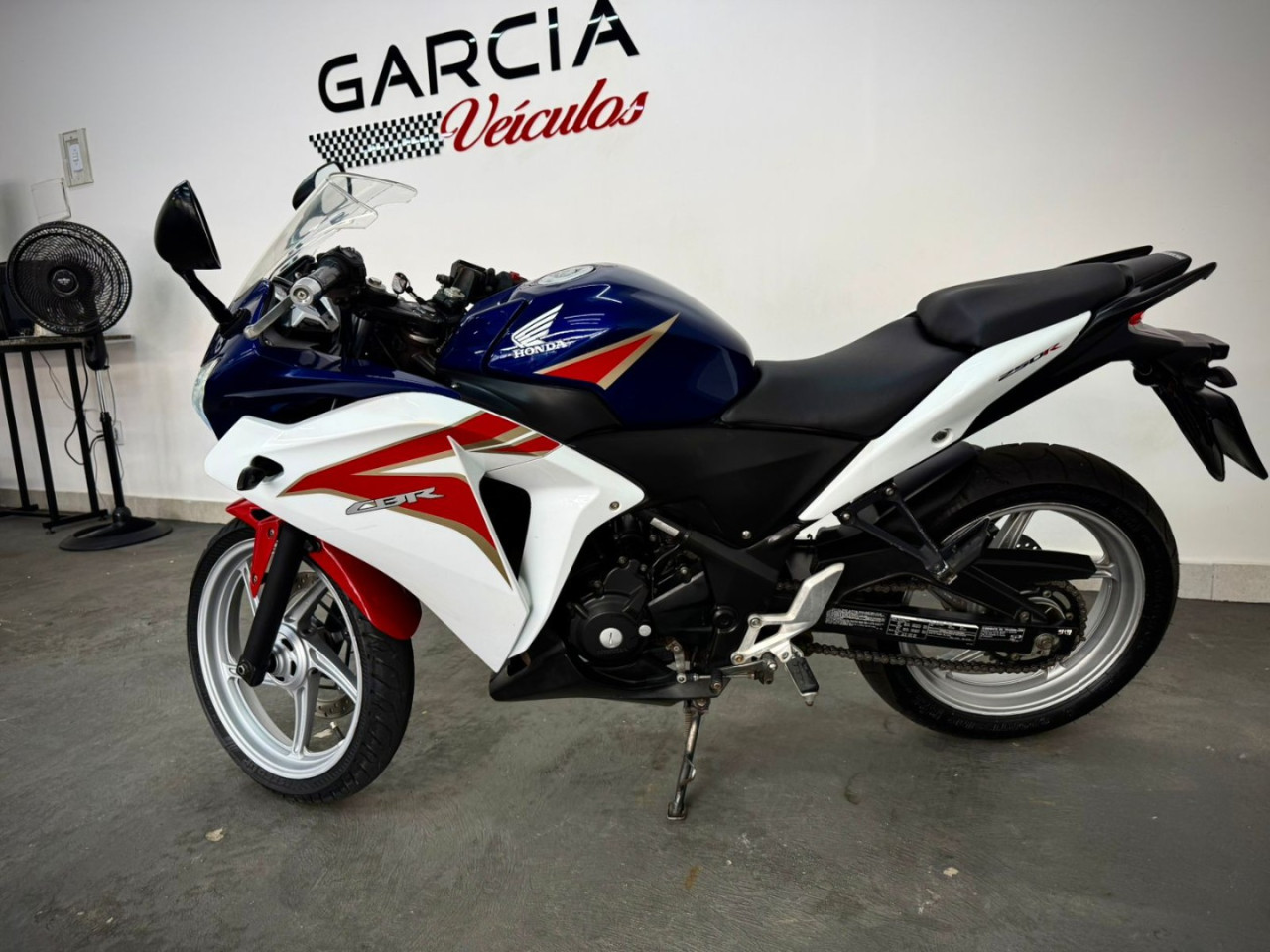 HONDA CBR 250 R