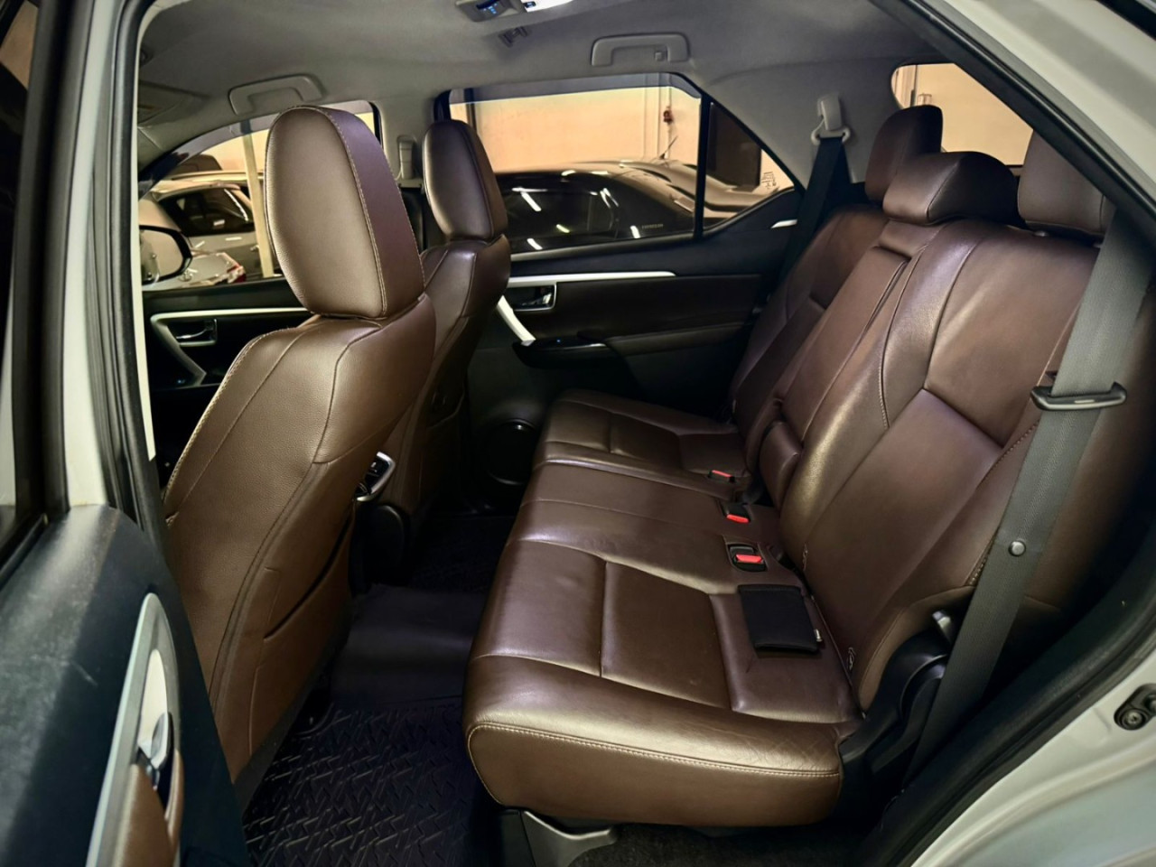 TOYOTA Hilux SW4 2.8 4P SRX 4X4 7 LUGARES TURBO DIESEL AUTOMÁTICO