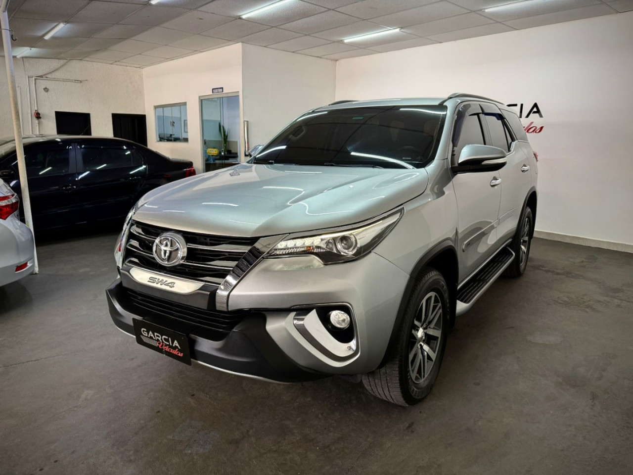 TOYOTA Hilux SW4 2.8 4P SRX 4X4 7 LUGARES TURBO DIESEL AUTOMÁTICO