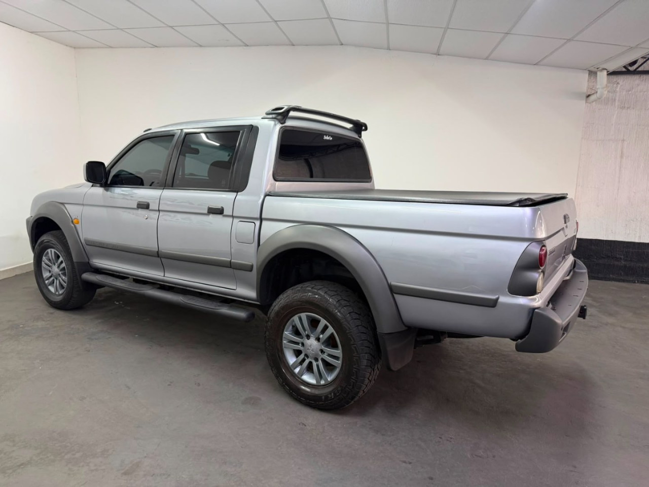 MITSUBISHI L 200 Outdoor 2.5 HPE 4X4 CABINE DUPLA TURBO DIESEL INTERCOOLER AUTOMÁTICO